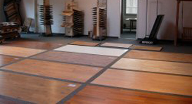 Détails : www.reve-lemanique.ch Le parquet crée une atmosphère à la fois silencieuse et conviviale. Très estimé pour son air chaleureux et sa richesse décorative, le parquet est le revêtement de sol par excellence et translate une beauté étrenelle.