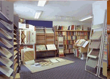Détails : www.lachenal.ch moquettes, parquets, linos, tapis, papiers peints, tissus collés ou tendus, pailles japonaises, rideaux, voilages, stores intérieurs, horizontaux, verticaux..., systèmes électriques, protection solaire
