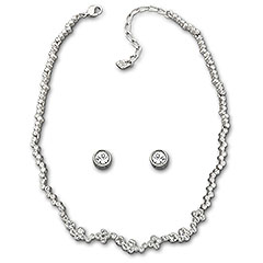Détails : www.swarovski.com BIJOUX, Bagues, Boucles d'Oreilles, Boucles d'Oreilles Clip, Boutons de Manchettes, Bracelets, Bracelets-joncs, Broches, Colliers, Parures, Pendentifs