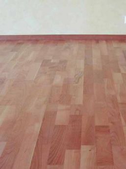 Détails : www.habitat-naturel.ch L'huile pour parquet confère à vos sols en bois un aspect inimitable.