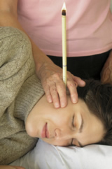 Détails : www.soinsalternatifs.ch Cela peut sembler un remède étrange, mais de plus en plus de personnes se rendent compte que lorsqu'elles sont bien utilisées, les bougies auriculaires peuvent avoir un impact positif sur une multitude de pathologies.
