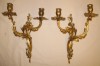 Détails : www.moinat.net chandeliers Jetzler à 3 bras, bougeoirs en métal argenté, girandoles Anglaise en bronze doré Régency, girandoles à cristaux en bronze doré, bougeoirs “Cherubins” en bronze doré
